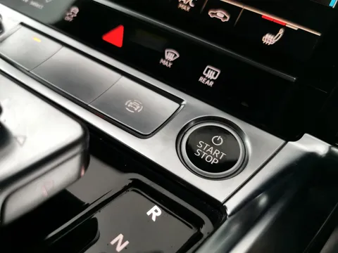 Thumbnail image for the Audi E-Tron 50 Black Edition Sportback  quattro 71.2kWh (11kW Charger)