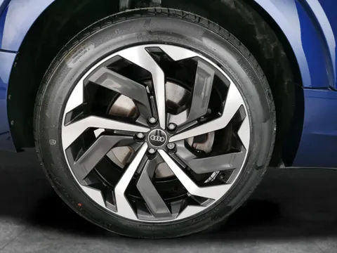 Thumbnail image for the Audi E-Tron 50 Black Edition Sportback  quattro 71.2kWh (11kW Charger)