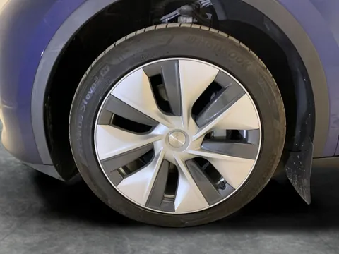 Thumbnail image for the Tesla Model Y SUV  RWD