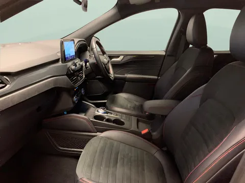 Thumbnail image for the Ford Kuga 2.5 EcoBoost Duratec 14.4kWh ST-Line   Plug-in  CVT