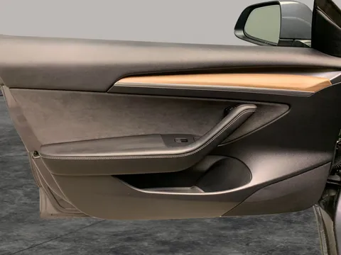 Thumbnail image for the Tesla Model 3 (Dual Motor) Long Range   4WDE