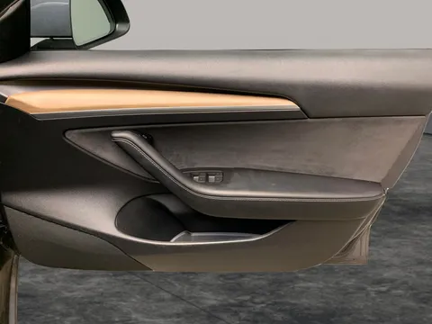 Thumbnail image for the Tesla Model 3 (Dual Motor) Long Range   4WDE