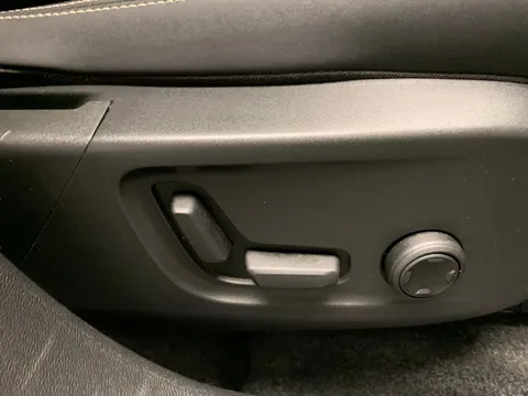 Thumbnail image for the Volvo XC40 Recharge Twin 82kWh Ultimate   AWD
