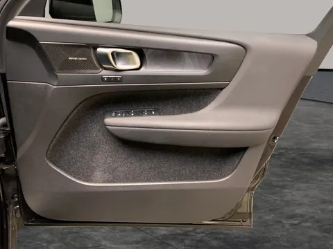 Thumbnail image for the Volvo XC40 Recharge Twin 82kWh Ultimate   AWD