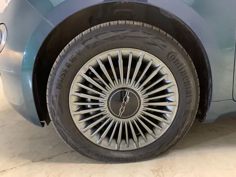 Thumbnail image for the Fiat 500E 42kWh Icon