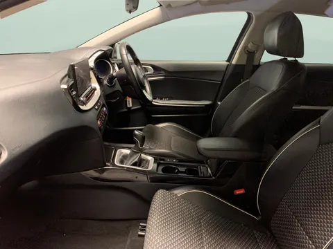 Thumbnail image for the Kia Xceed 1.0 T-GDi Connect