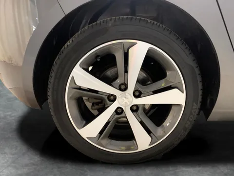 Thumbnail image for the Peugeot 308 1.2 PureTech GPF Allure