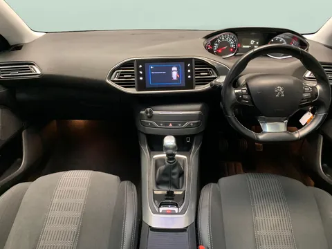 Thumbnail image for the Peugeot 308 1.2 PureTech GPF Allure