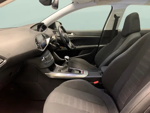 Thumbnail image for the Peugeot 308 1.2 PureTech GPF Allure