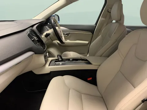 Thumbnail image for the Volvo XC90 2.0 B5 MHEV Momentum    4WD