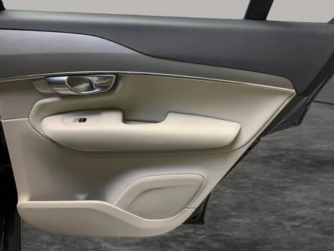 Thumbnail image for the Volvo XC90 2.0 B5 MHEV Momentum    4WD