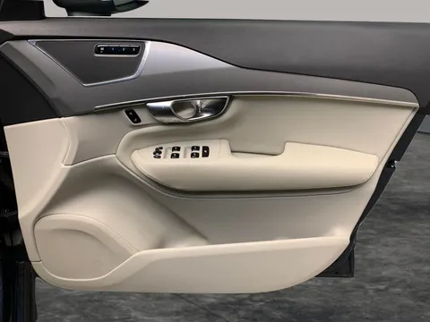 Thumbnail image for the Volvo XC90 2.0 B5 MHEV Momentum    4WD