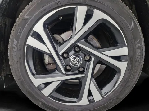 Thumbnail image for the Toyota C-HR 1.8 VVT-h GPF Design    CVT