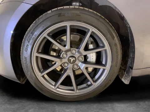 Thumbnail image for the Tesla Model 3 (Dual Motor) Long Range   4WDE