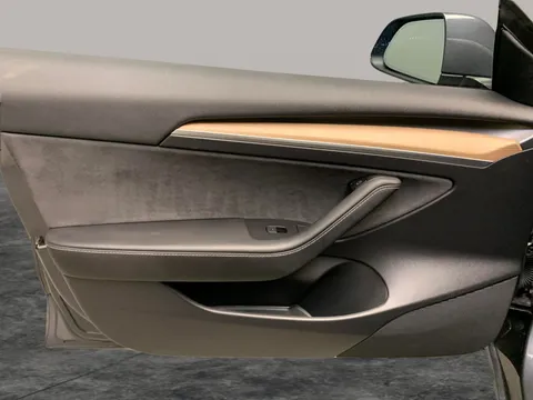 Thumbnail image for the Tesla Model 3 (Dual Motor) Long Range   4WDE