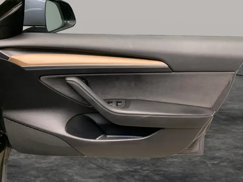 Thumbnail image for the Tesla Model 3 (Dual Motor) Long Range   4WDE