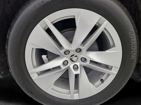 Thumbnail image for the Škoda Enyaq 62kWh 60