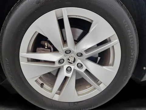 Thumbnail image for the Škoda Enyaq 62kWh 60