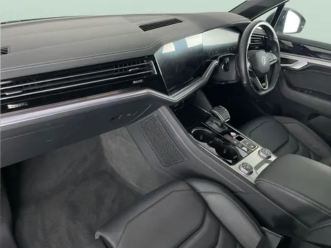 Thumbnail image for the Volkswagen Touareg 3.0 TSI V6 Black Edition   Tiptronic 4Motion