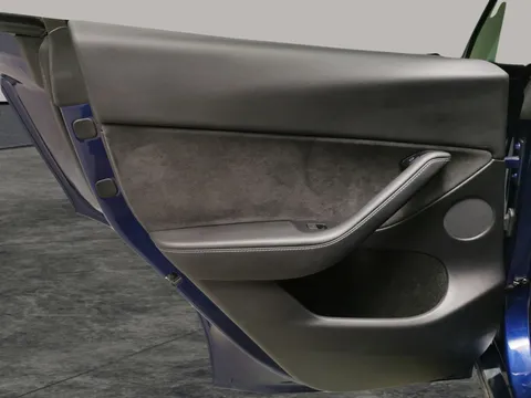 Thumbnail image for the Tesla Model Y (Dual Motor) Long Range   4WDE