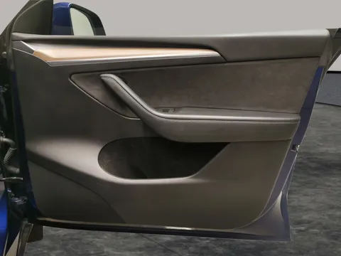 Thumbnail image for the Tesla Model Y (Dual Motor) Long Range   4WDE
