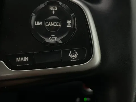 Thumbnail image for the Honda CR-V 2.0 h i-MMD SE    eCVT 4WD