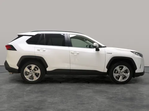 Thumbnail image for the Toyota RAV4 2.5 VVT-h GPF Design    CVT