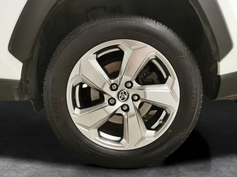 Thumbnail image for the Toyota RAV4 2.5 VVT-h GPF Design    CVT