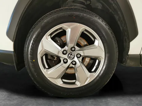 Thumbnail image for the Toyota RAV4 2.5 VVT-h GPF Design    CVT