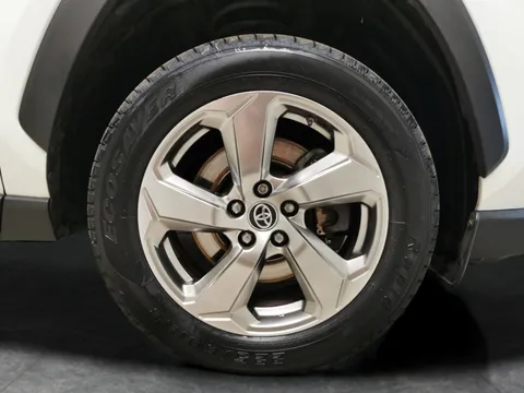Thumbnail image for the Toyota RAV4 2.5 VVT-h GPF Design    CVT