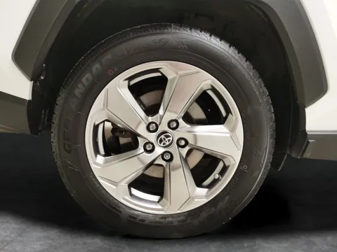 Thumbnail image for the Toyota RAV4 2.5 VVT-h GPF Design    CVT