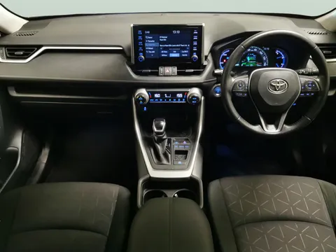 Thumbnail image for the Toyota RAV4 2.5 VVT-h GPF Design    CVT