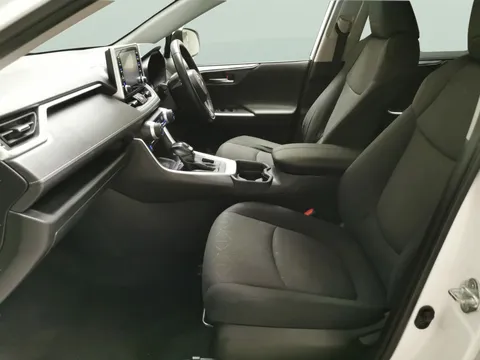 Thumbnail image for the Toyota RAV4 2.5 VVT-h GPF Design    CVT
