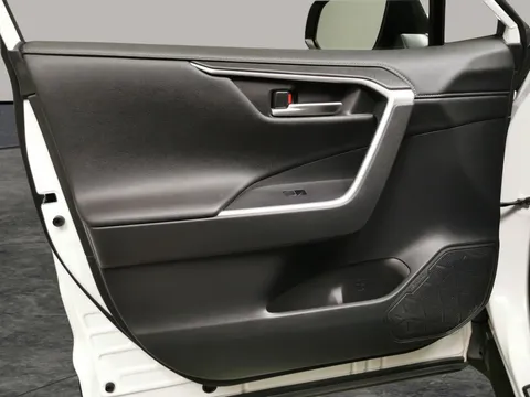 Thumbnail image for the Toyota RAV4 2.5 VVT-h GPF Design    CVT