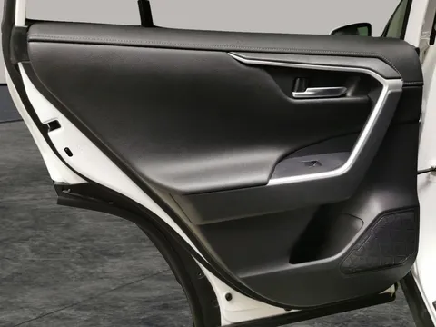 Thumbnail image for the Toyota RAV4 2.5 VVT-h GPF Design    CVT