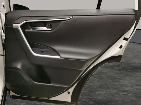 Thumbnail image for the Toyota RAV4 2.5 VVT-h GPF Design    CVT