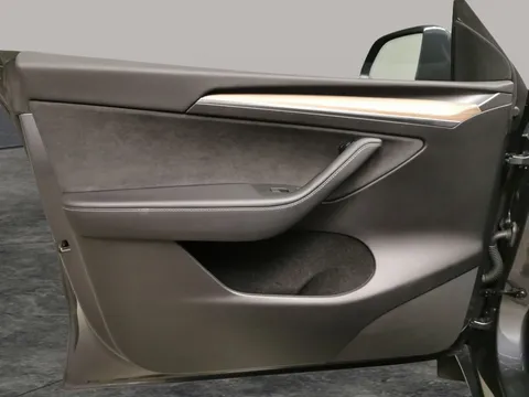 Thumbnail image for the Tesla Model Y SUV  RWD