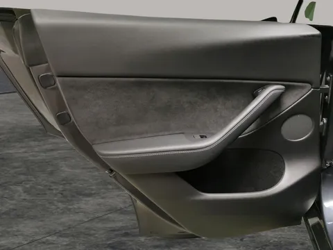 Thumbnail image for the Tesla Model Y SUV  RWD