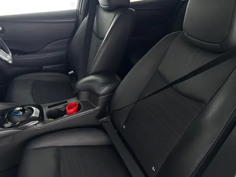 Thumbnail image for the Nissan LEAF 40kWh 10