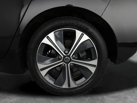 Thumbnail image for the Nissan LEAF 40kWh 10