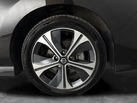 Thumbnail image for the Nissan LEAF 40kWh 10