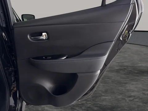 Thumbnail image for the Nissan LEAF 40kWh 10