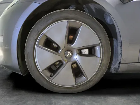 Thumbnail image for the Tesla Model 3 (Dual Motor) Long Range   4WDE