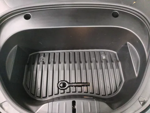 Thumbnail image for the Tesla Model 3 (Dual Motor) Long Range   4WDE