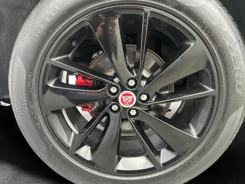 Thumbnail image for the Jaguar F-Pace 2.0 D200 MHEV R-Dynamic Black   AWD