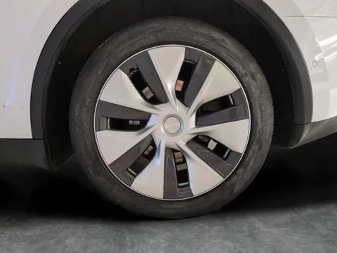 Thumbnail image for the Tesla Model Y (Dual Motor) Long Range   4WDE