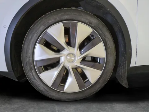 Thumbnail image for the Tesla Model Y (Dual Motor) Long Range   4WDE