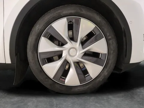 Thumbnail image for the Tesla Model Y (Dual Motor) Long Range   4WDE