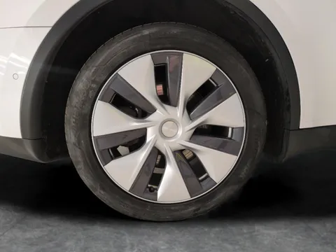 Thumbnail image for the Tesla Model Y (Dual Motor) Long Range   4WDE