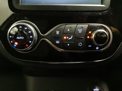 Thumbnail image for the Renault Captur 0.9 TCe ENERGY Iconic